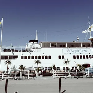 Rygerfjord & 船屋